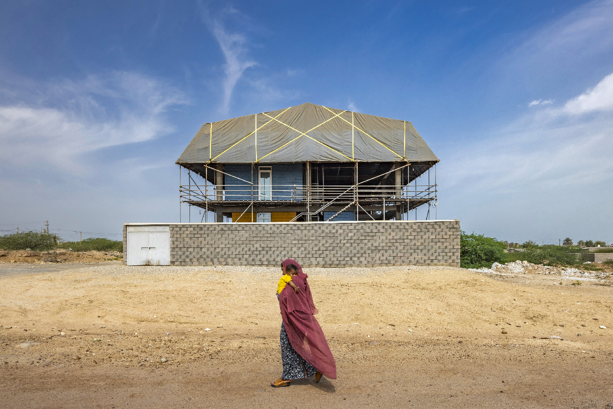 رتبه دوم: بی‌گون، جزیره هرمز، طراحان و بناکنندگان زاو، محمدرضا قدوسی، فاطمه رضایی فخر آستانه، گلناز بهرامی، هانیه علیزاده